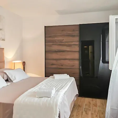 Διαμέρισμα Cozy In *